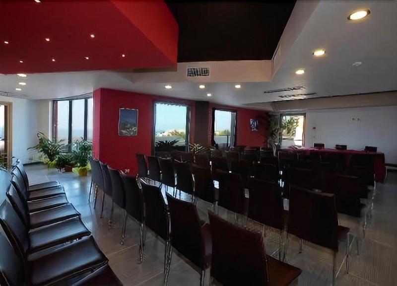 Tus'Hotel Кастель-ди-Туса Экстерьер фото
