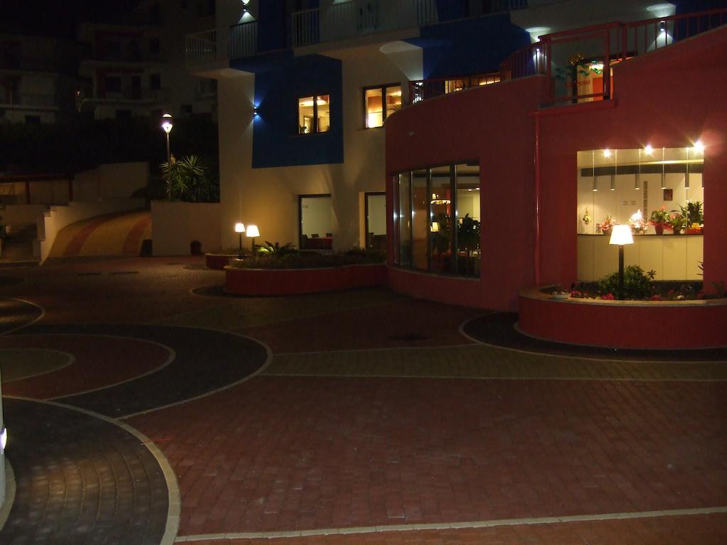 Tus'Hotel Кастель-ди-Туса Экстерьер фото